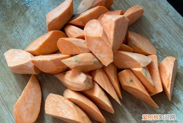 拔丝地瓜的做法家常，拔丝地瓜的制作方法及步骤图示