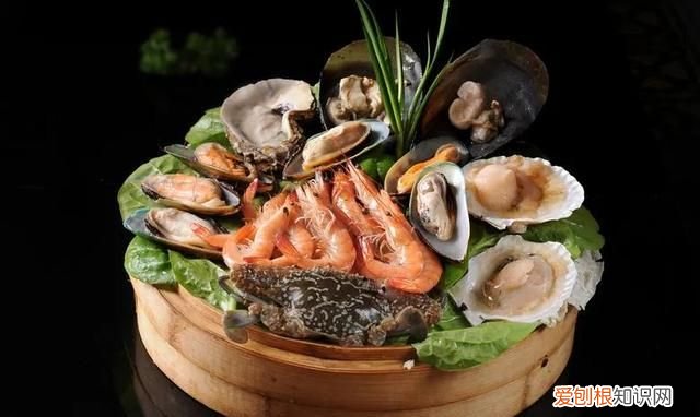 鱼虾蟹贝类和畜禽类相比什么含量更加丰富