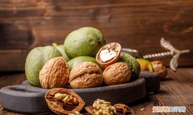 鲜核桃可以放冷冻室里保鲜吗?,新鲜核桃如果放冷冻怎么保存