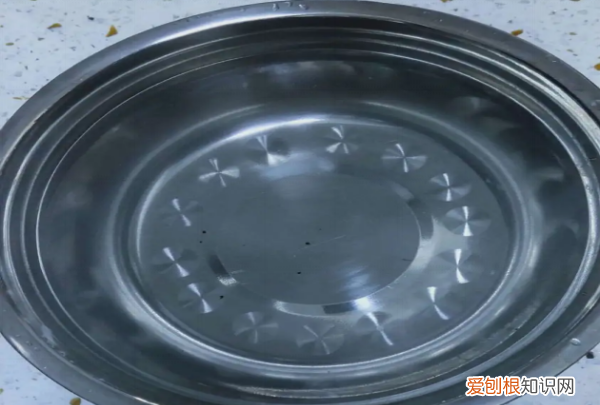 屋子里的小飞虫怎么去除，家里有很多小飞虫怎么彻底消灭