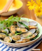 花蛤先焯水还是直接炒