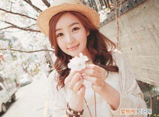 女生烫发有哪些类型,卷发有哪几种类型图片