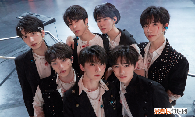 tnt给贺峻霖张真源补过生日,在tnt重逢前贺峻霖跟张真源去哪了