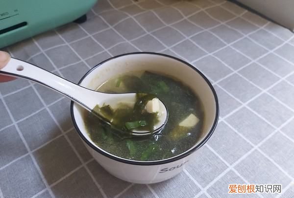 牛肉裙带菜汤的做法,牛肉裙带菜酱汤的做法