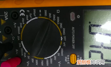 电阻表的使用方法，数字万用表测电阻的使用方法视频