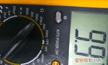 电阻表的使用方法，数字万用表测电阻的使用方法视频