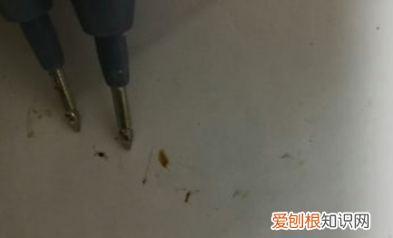 电阻表的使用方法，数字万用表测电阻的使用方法视频