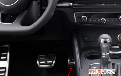 自动挡的车怎么开