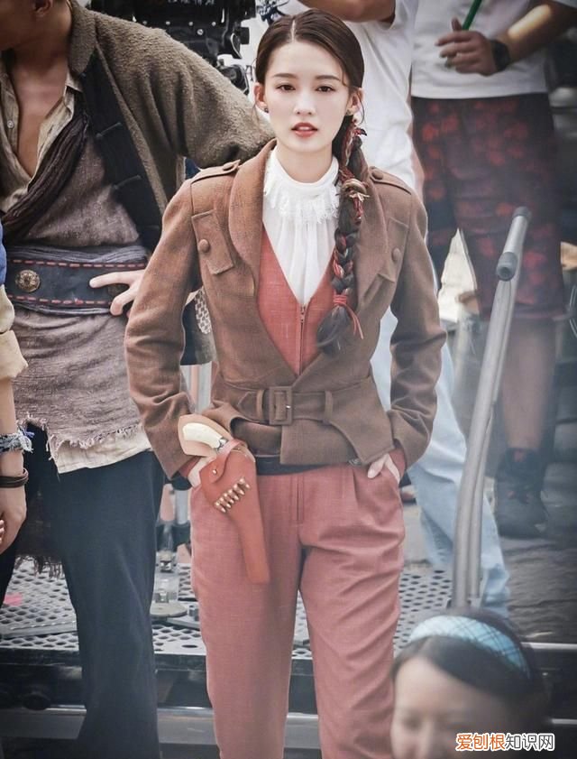 李沁任嘉伦发型 任嘉伦李沁皮衣