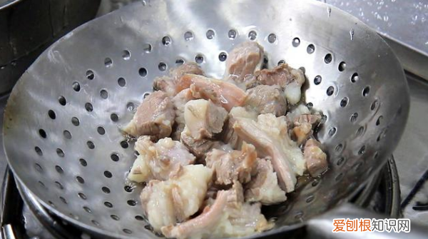 西红柿炖牛肉如何做好吃，西红柿炖牛肉怎么做好吃视频