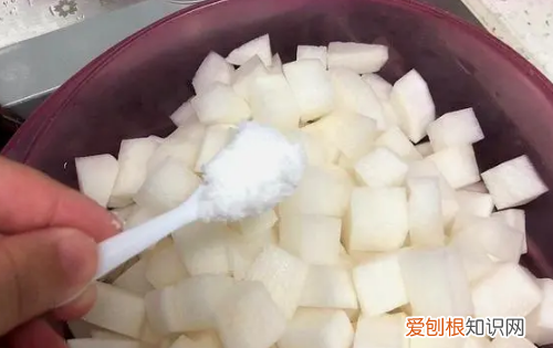 酸萝卜怎么泡又脆又甜视频,泡萝卜怎么做才好吃而且脆酸甜