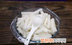 酸萝卜怎么泡又脆又甜视频,泡萝卜怎么做才好吃而且脆酸甜