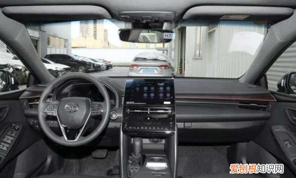 添越和卡宴一个平台,与豪华车同平台的车型