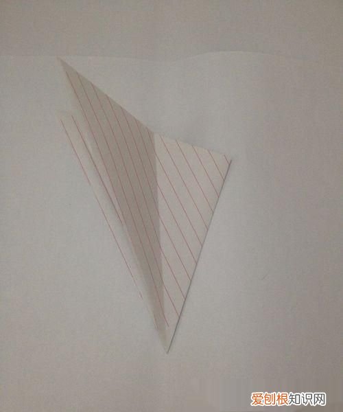 纸飞机重心怎么找,纸飞机怎么画简单好看