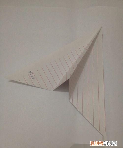 纸飞机重心怎么找,纸飞机怎么画简单好看