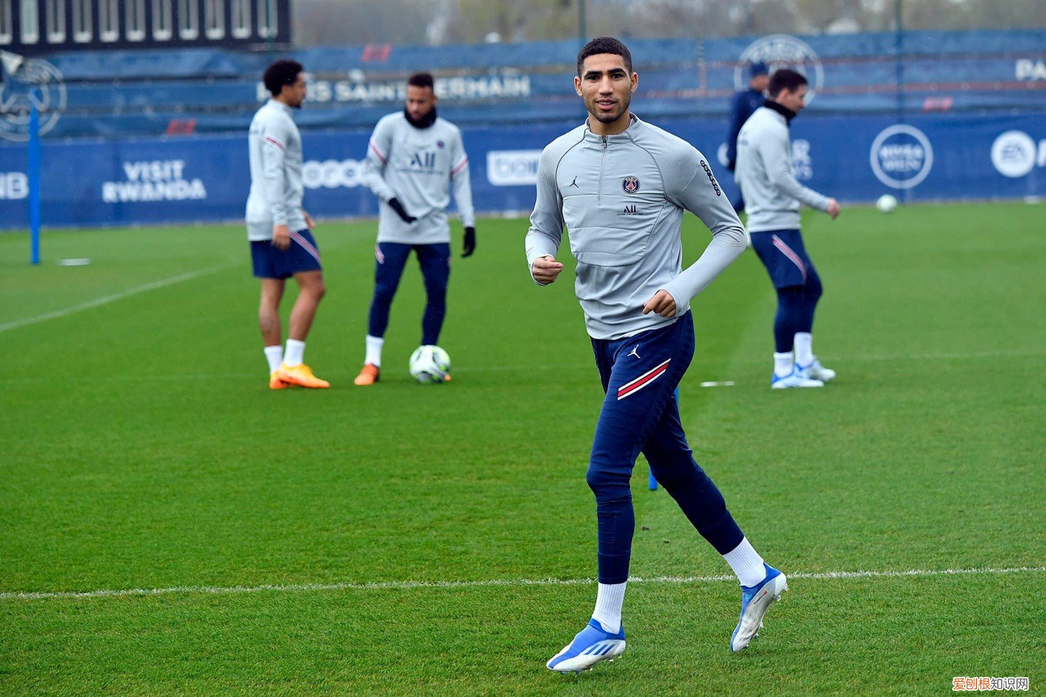 阿迪达斯足球鞋哪个系列最好?