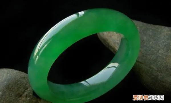 玛瑙 翡翠 玉石的区别,玛瑙翡翠和玉的区别是什么图片