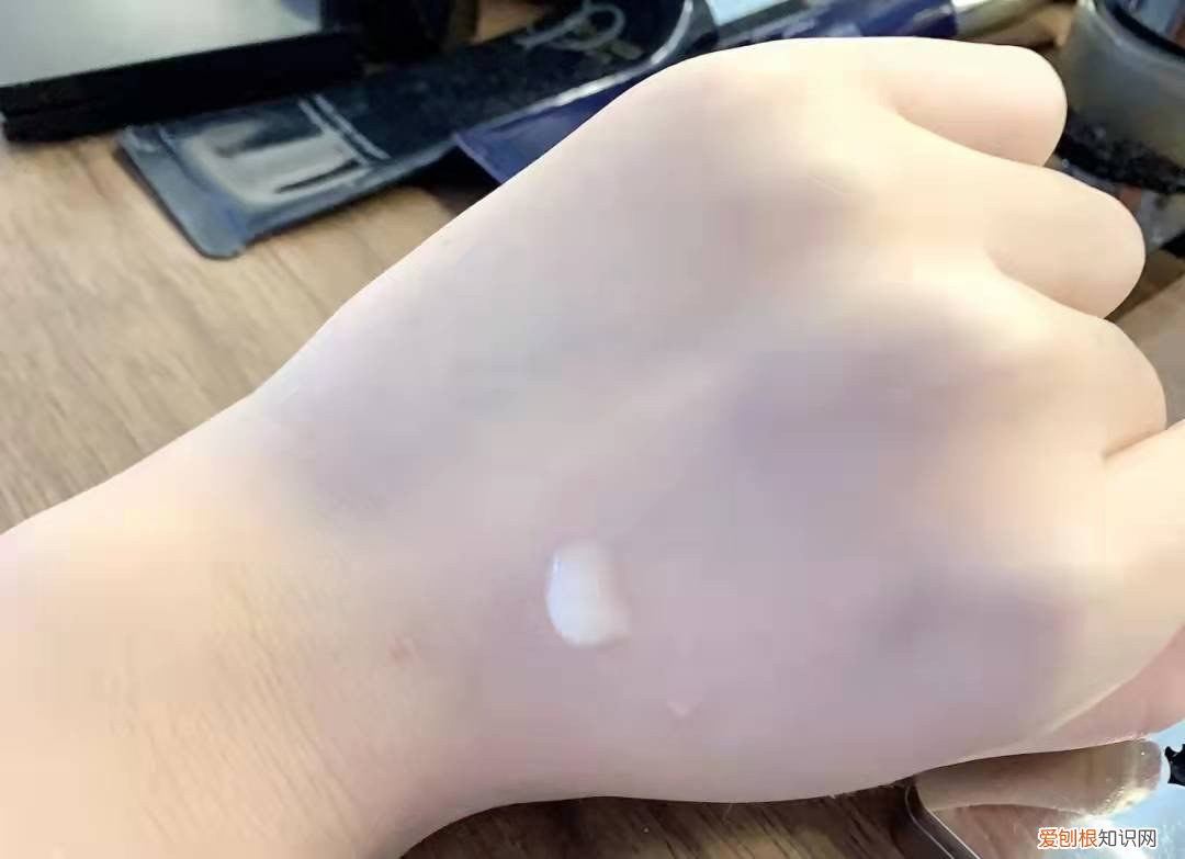 雅诗兰黛精华液好用吗？