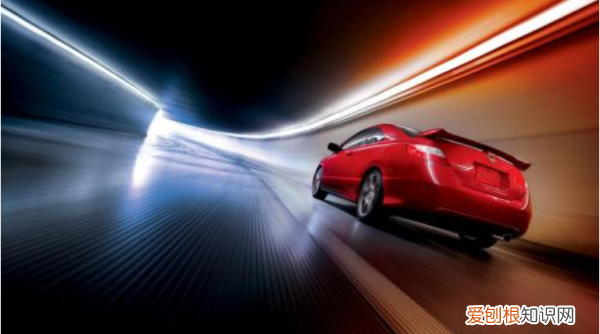 百公里耗油2是多少，百公里油耗2.0是多少钱