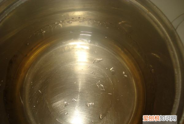 水蜜桃怎么吃才好吃，水蜜桃怎么吃 这样吃更好看