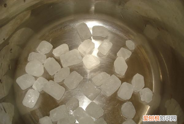 水蜜桃怎么吃才好吃，水蜜桃怎么吃 这样吃更好看