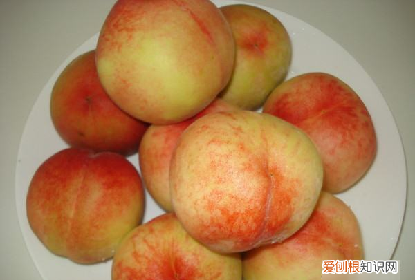 水蜜桃怎么吃才好吃，水蜜桃怎么吃 这样吃更好看
