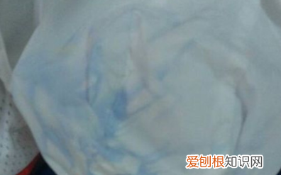 白色的衣服隔年变黄了怎么处理,白色衣服放一年变黄了怎么处理