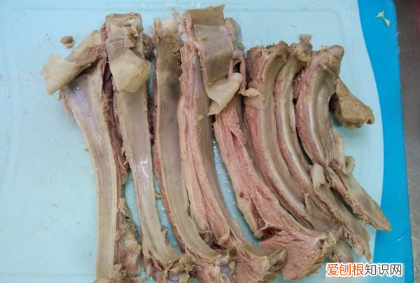 手扒羊肉的做法，正宗宁夏手抓羊肉做法只放盐