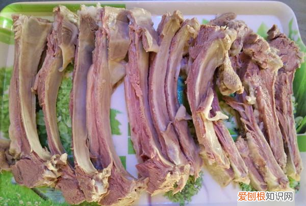 手扒羊肉的做法，正宗宁夏手抓羊肉做法只放盐