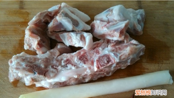 手扒羊肉的做法，正宗宁夏手抓羊肉做法只放盐