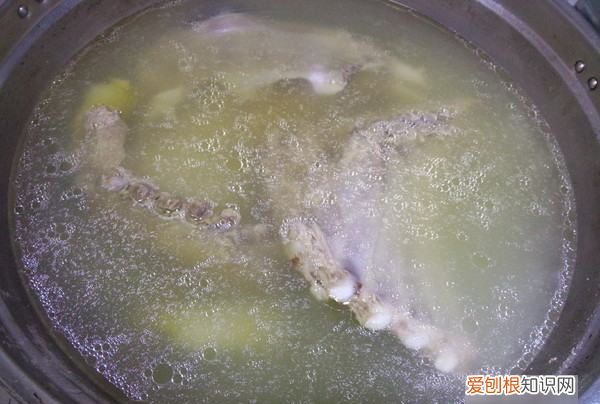 手扒羊肉的做法，正宗宁夏手抓羊肉做法只放盐