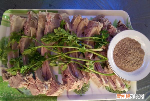 手扒羊肉的做法，正宗宁夏手抓羊肉做法只放盐