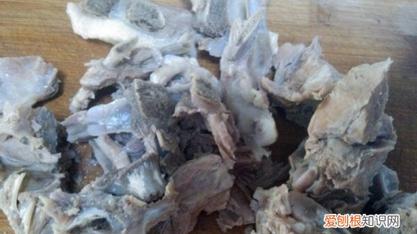 手扒羊肉的做法，正宗宁夏手抓羊肉做法只放盐