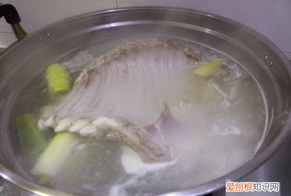 手扒羊肉的做法，正宗宁夏手抓羊肉做法只放盐