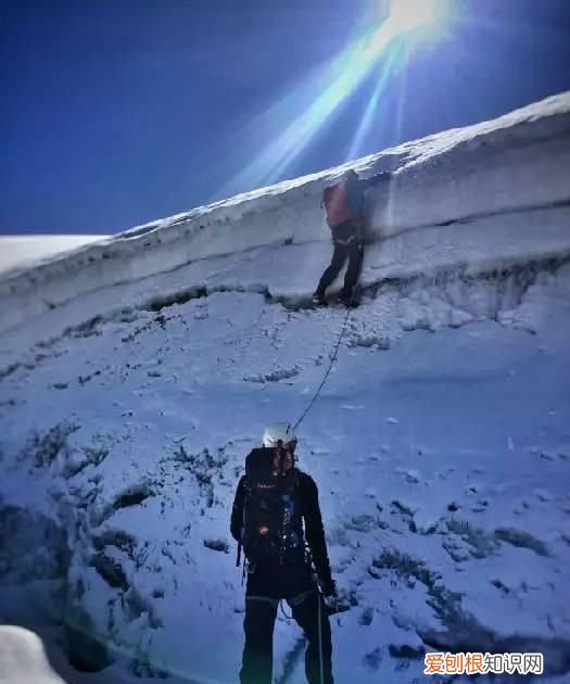 白子竿头更进一步什么意思，百尺竿头更进一步是什么意思