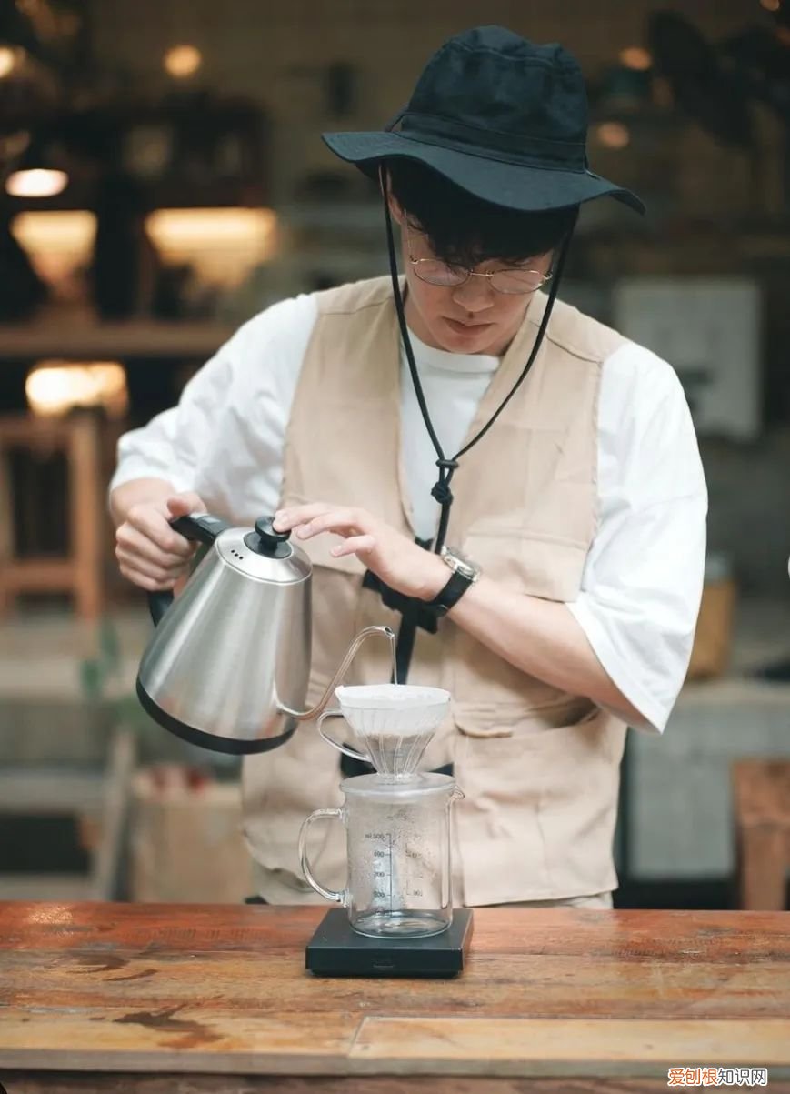 矮个子男生帽子搭配?