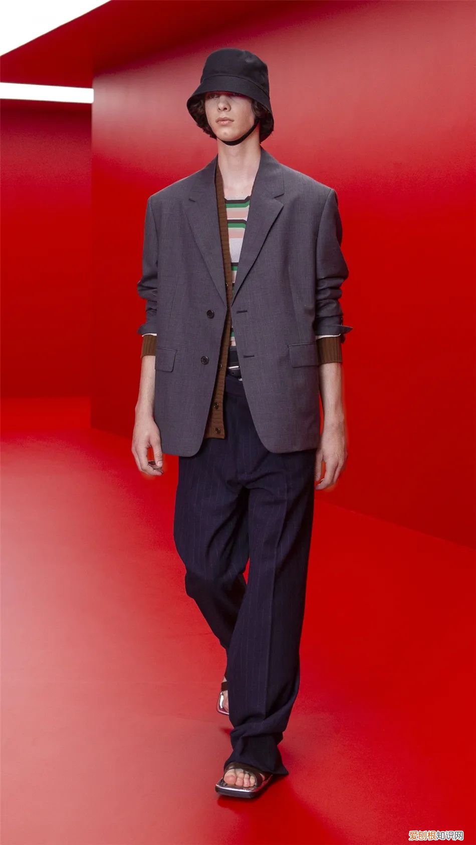 矮个子男生帽子搭配?