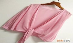 粉色开衫毛衣怎么搭配，浅粉色毛衣开衫怎么搭配