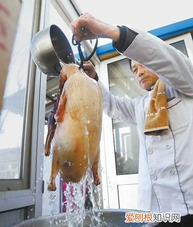 烤鸭皮水的最佳配方,如何做脆皮烤鸭烤鸭脆皮水配方怎么做脆皮