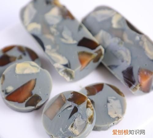 家庭版皮蛋肠的做法，松花蛋肠是怎么做出来的