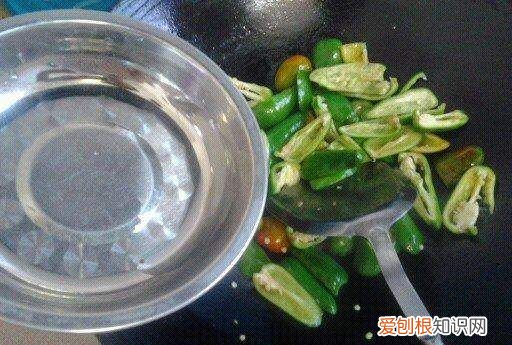 素炒红辣椒的做法，素炒辣椒怎么做好吃窍门