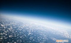 简述大气层的分层以及各分层的特点