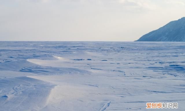 简述大气层的分层以及各分层的特点