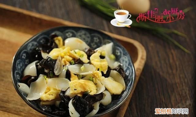 百合不要直接下锅炒了，牢记这一步，炒好的百合洁白不变色又好吃