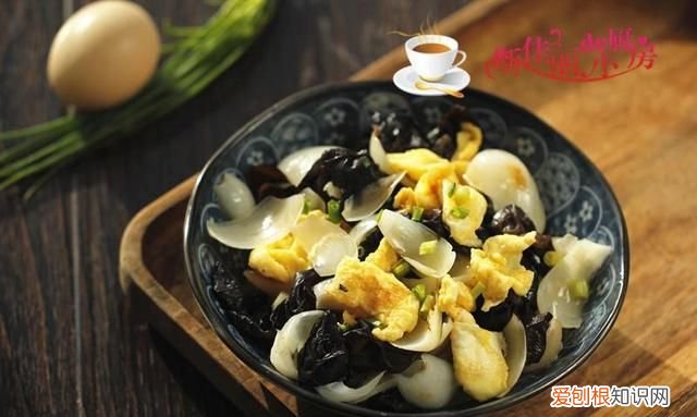 百合不要直接下锅炒了，牢记这一步，炒好的百合洁白不变色又好吃