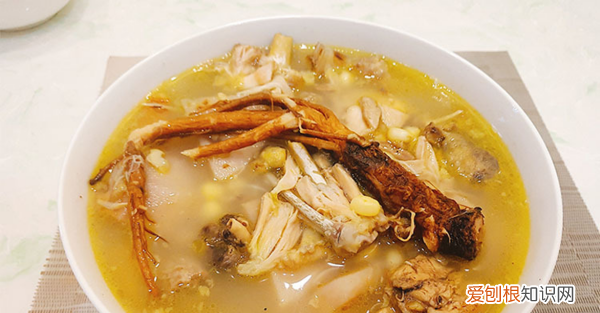 煲鸡汤用什么材料，炖鸡汤需要放什么调料