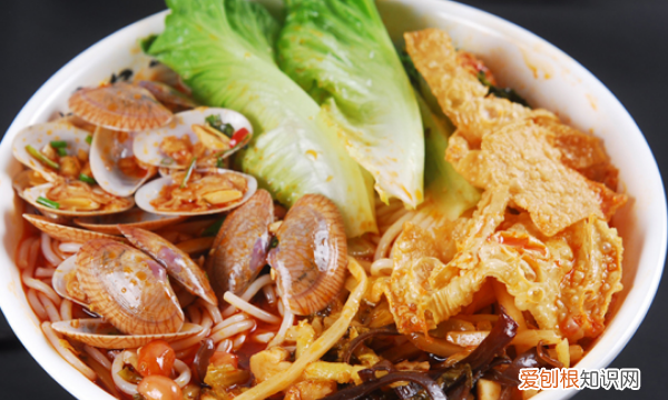 为什么螺蛳粉那么臭，螺蛳粉为什么吃了上瘾