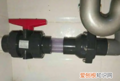 楼梯房二楼下水反水怎么办