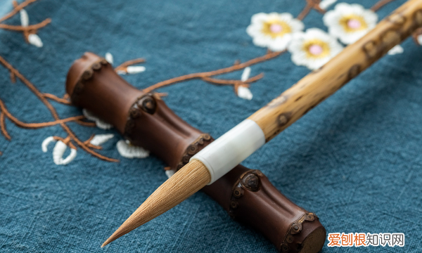 毛笔如何用力，毛笔怎么握笔姿势图片