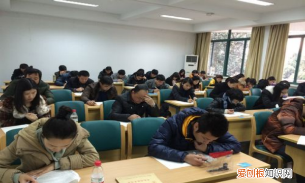 专升本能考公务员吗，大专升本科可以考公务员